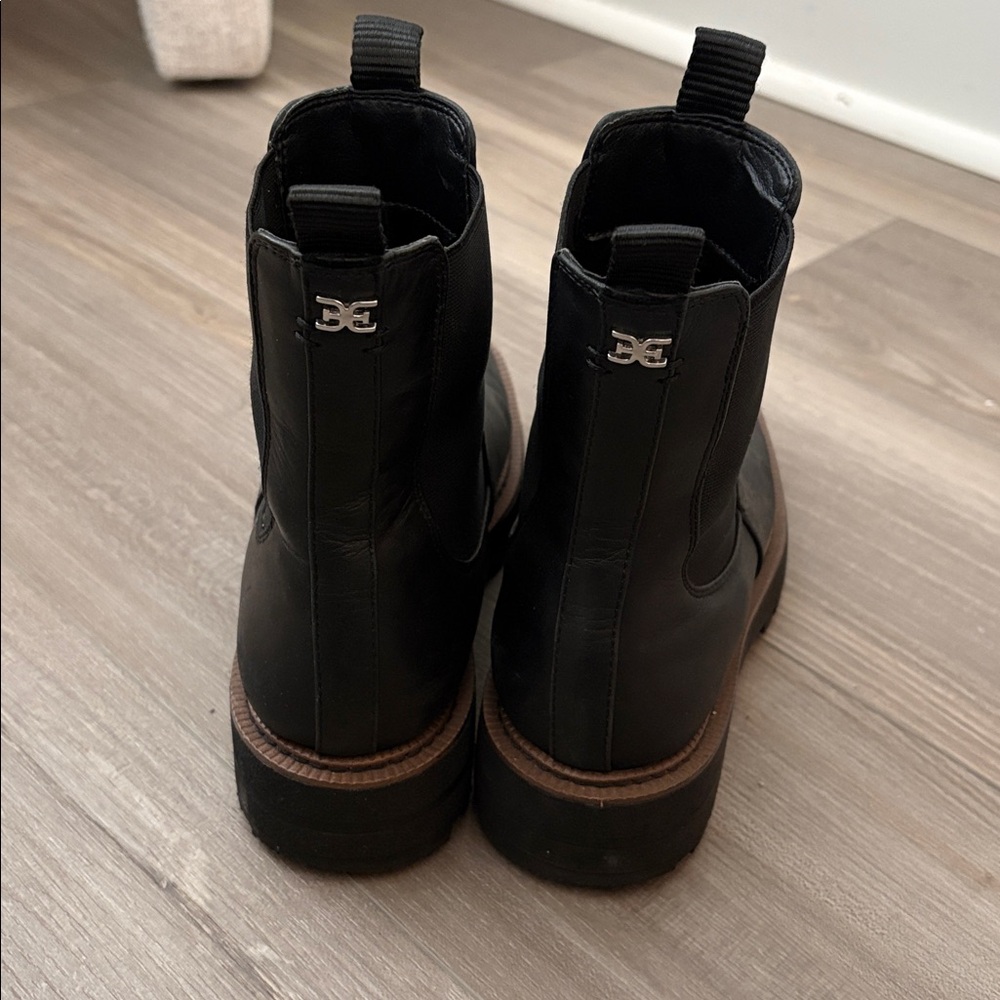 Sam Edelman Black Ankle Boots with Chelsea Style and Elastic Panels - Picture 4 of 5